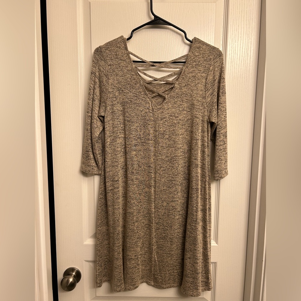 Relaxed Dress - Picture 3 of 10